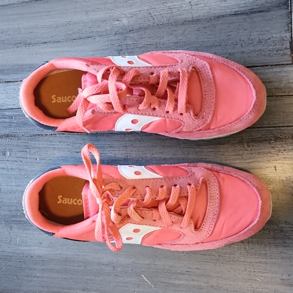 Saucony pink/navy sneakers with small defect. Size 8.5 women's